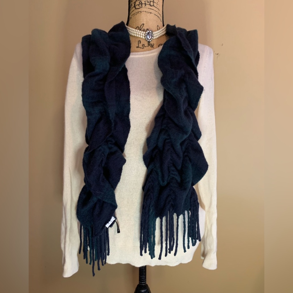 TALBOTS 100% cashmere, blue and green tartan print ladies fringes scarf GUC